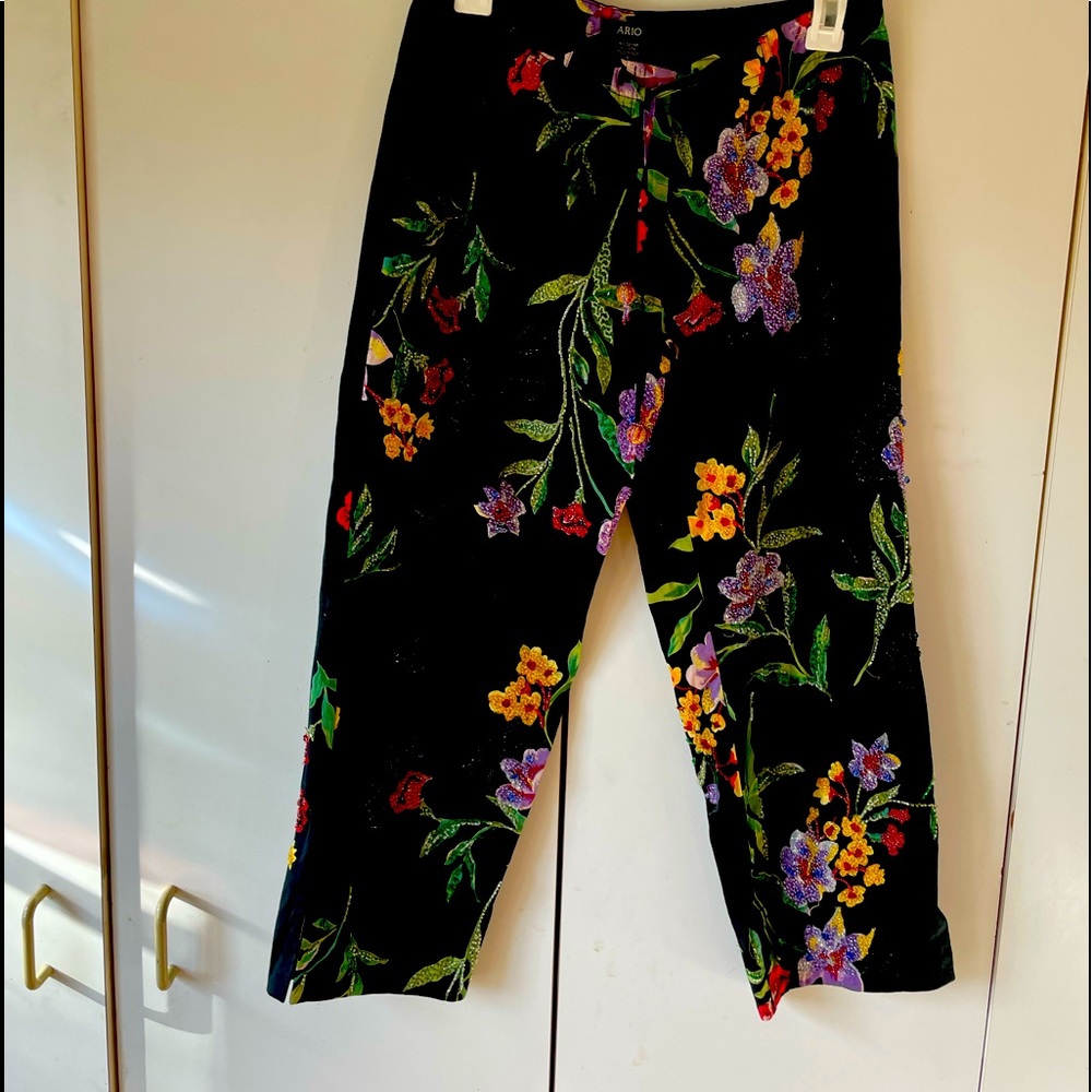 Women’s Embellished Black Capri Pants, Small, Ario